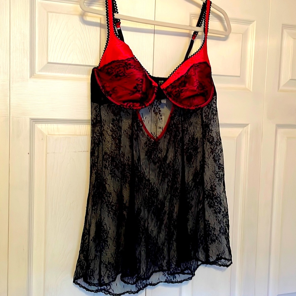 Cacique lingerie/ bra ladies sz 14/16. Hot pink w/ black lace. NWT. Valentines!